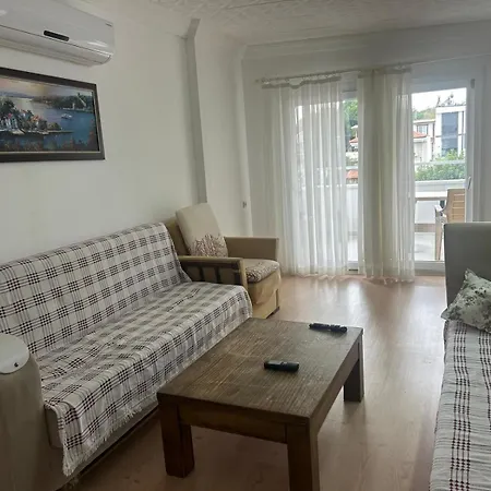Hotel apartamentowy Ege *