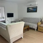Ξενοδοχείο με διαμερίσματα Ege *