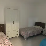 Ξενοδοχείο με διαμερίσματα Ege *